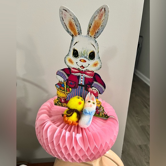 Kitschy Easter - Picture 1 of 2